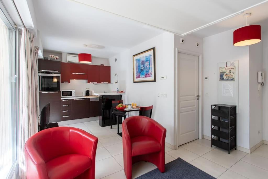 Appartamento L18 Parking Terrace Ac 10mins Walk To Beaches