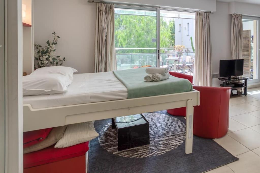 Appartamento L18 Parking Terrace Ac 10mins Walk To Beaches Nizza